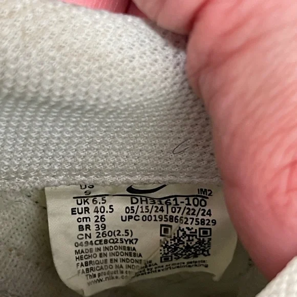 Nike court White and Gray Athletic Shoes lady size 9 - Picture 2 of 8